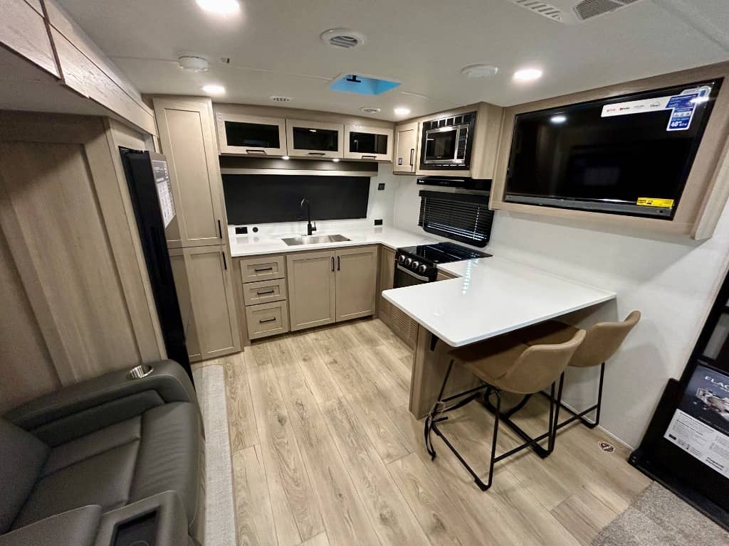 2026 Forest River RV 2026 Forest River RV Flagstaff Micro Lite - thumbnail 4