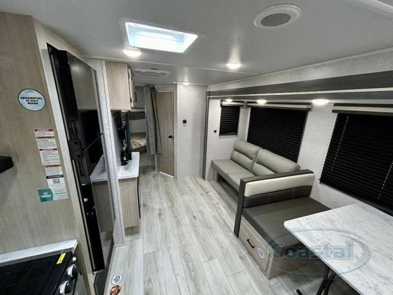 2026 EAST TO WEST 2026 EAST TO WEST Della Terra - thumbnail 4