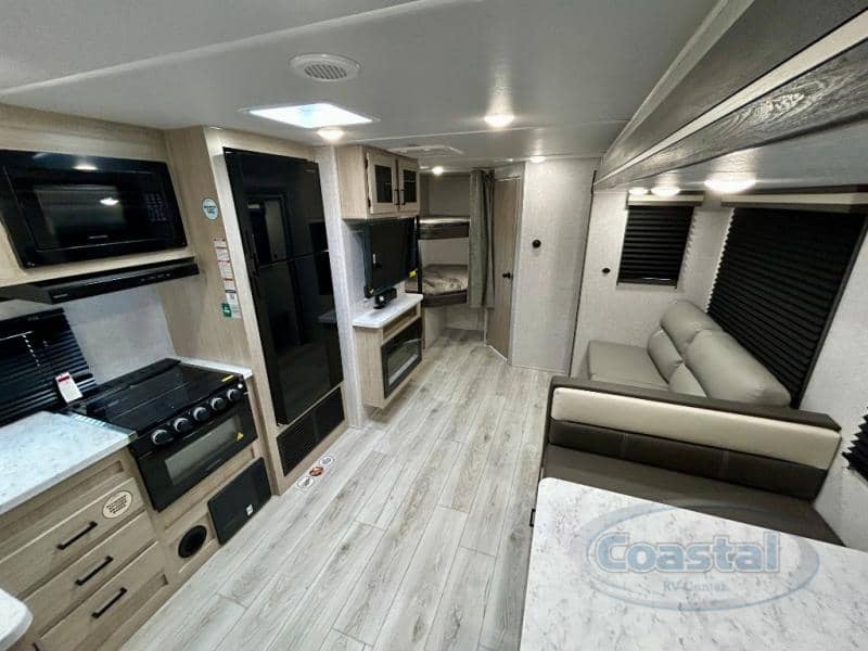 2026 EAST TO WEST 2026 EAST TO WEST Della Terra - thumbnail 5