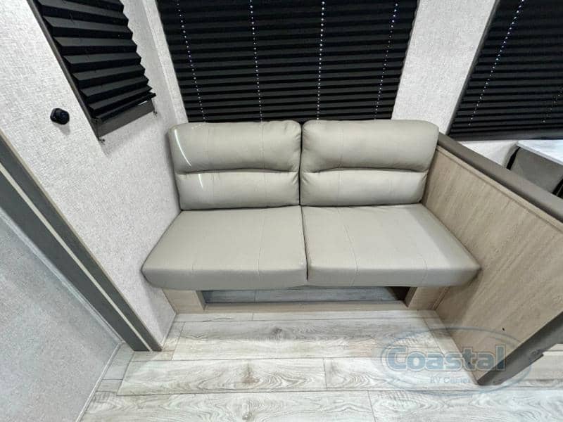 2026 EAST TO WEST 2026 EAST TO WEST Della Terra - thumbnail 6