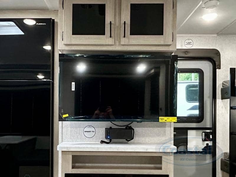 2026 EAST TO WEST 2026 EAST TO WEST Della Terra - thumbnail 8