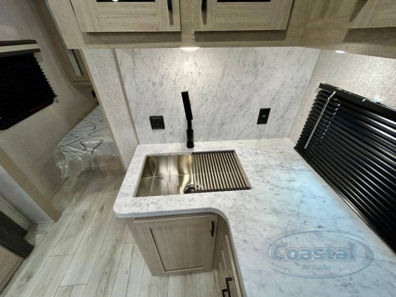 2026 EAST TO WEST 2026 EAST TO WEST Della Terra - thumbnail 17