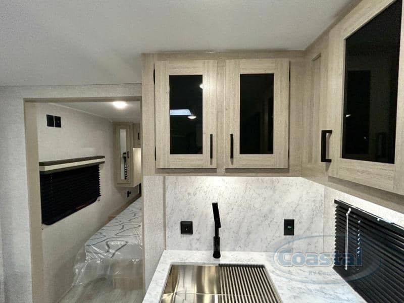 2026 EAST TO WEST 2026 EAST TO WEST Della Terra - thumbnail 18