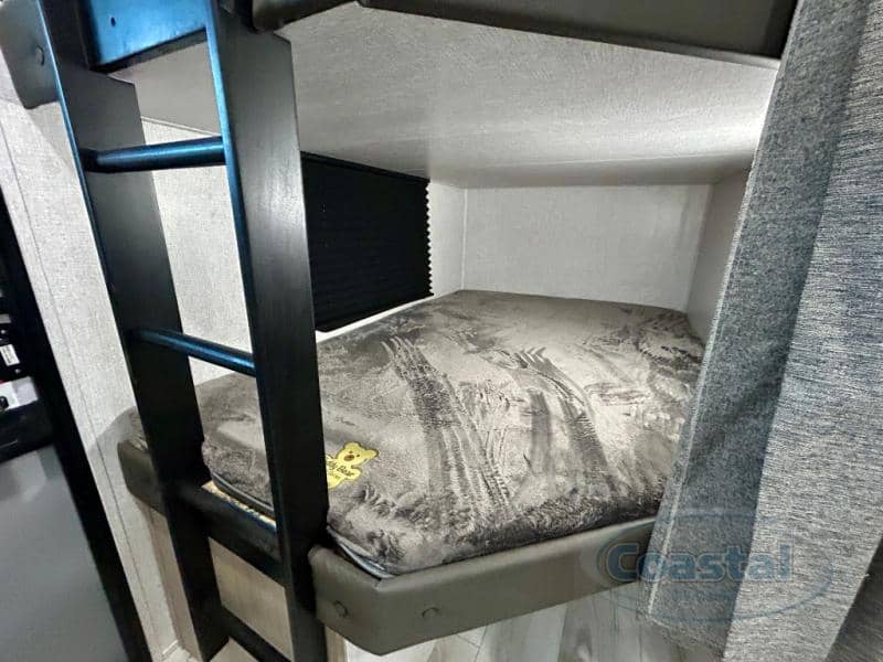 2026 EAST TO WEST 2026 EAST TO WEST Della Terra - thumbnail 21