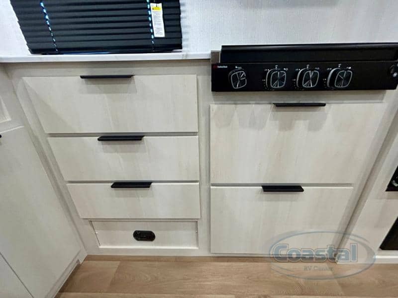 2026 Winnebago 2026 Winnebago Access - thumbnail 18