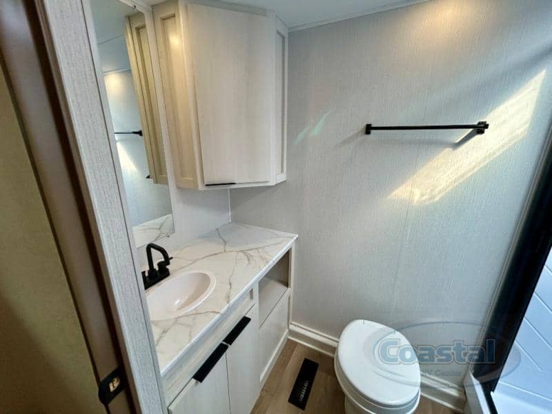 2026 Winnebago 2026 Winnebago Access - thumbnail 24