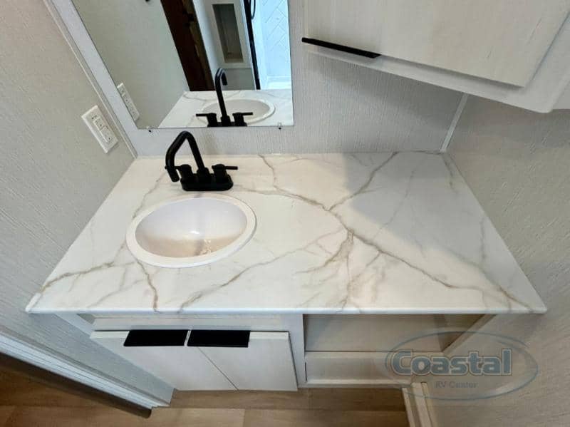 2026 Winnebago 2026 Winnebago Access - thumbnail 27