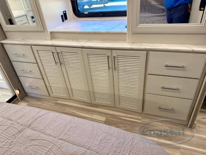 2023 Fleetwood 2023 Fleetwood Pace Arrow - thumbnail 22