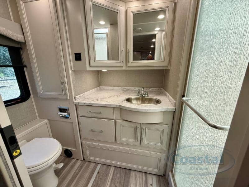 2023 Fleetwood 2023 Fleetwood Pace Arrow - thumbnail 24