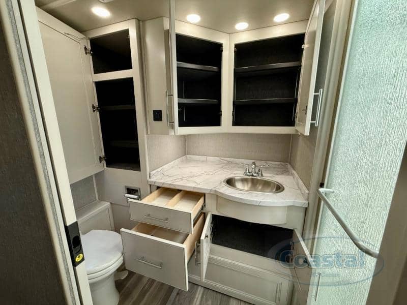 2023 Fleetwood 2023 Fleetwood Pace Arrow - thumbnail 25