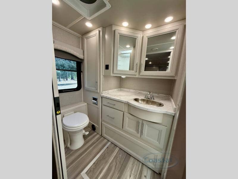 2023 Fleetwood 2023 Fleetwood Pace Arrow - thumbnail 26