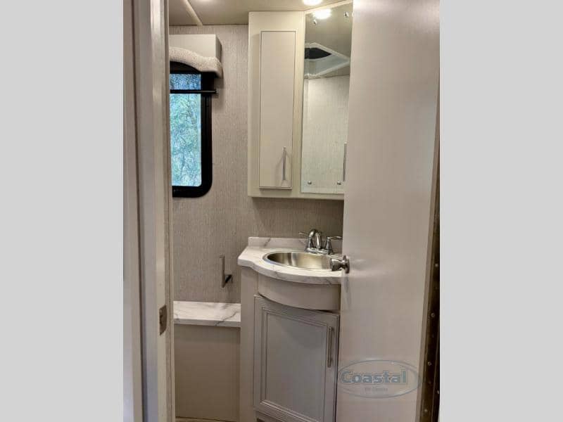 2023 Fleetwood 2023 Fleetwood Pace Arrow - thumbnail 32