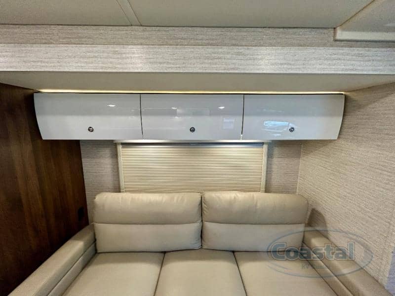 2021 Winnebago 2021 Winnebago Navion - thumbnail 8