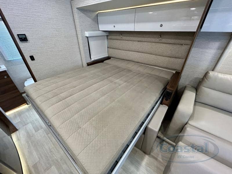 2021 Winnebago 2021 Winnebago Navion - thumbnail 19