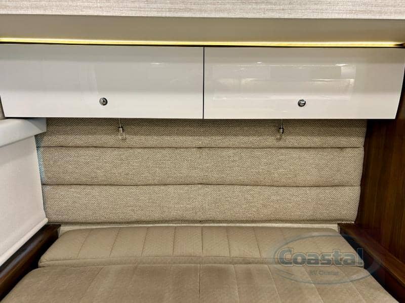 2021 Winnebago 2021 Winnebago Navion - thumbnail 20