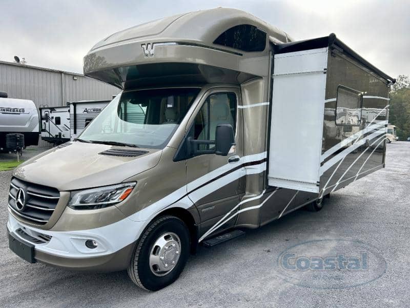 2021 Winnebago 2021 Winnebago Navion - thumbnail 50