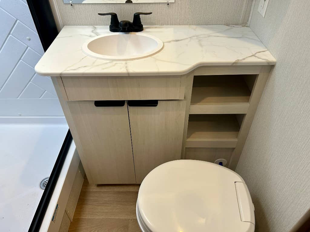 2026 Winnebago 2026 Winnebago Access - thumbnail 27