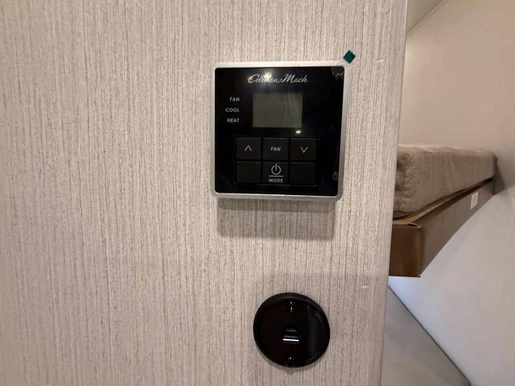 2026 Winnebago 2026 Winnebago Access - thumbnail 23