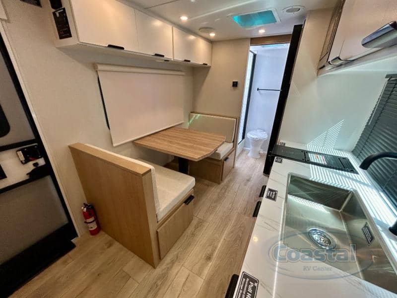 2026 Winnebago 2026 Winnebago Micro Minnie - thumbnail 4