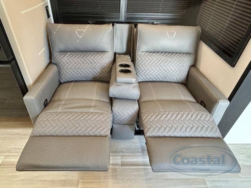 2026 Keystone RV 2026 Keystone RV Walkabout - thumbnail 8