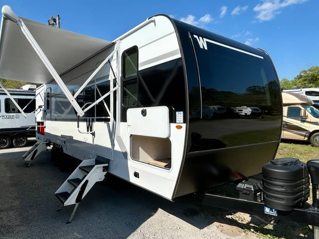 2026 Winnebago 2026 Winnebago Thrive - thumbnail 1