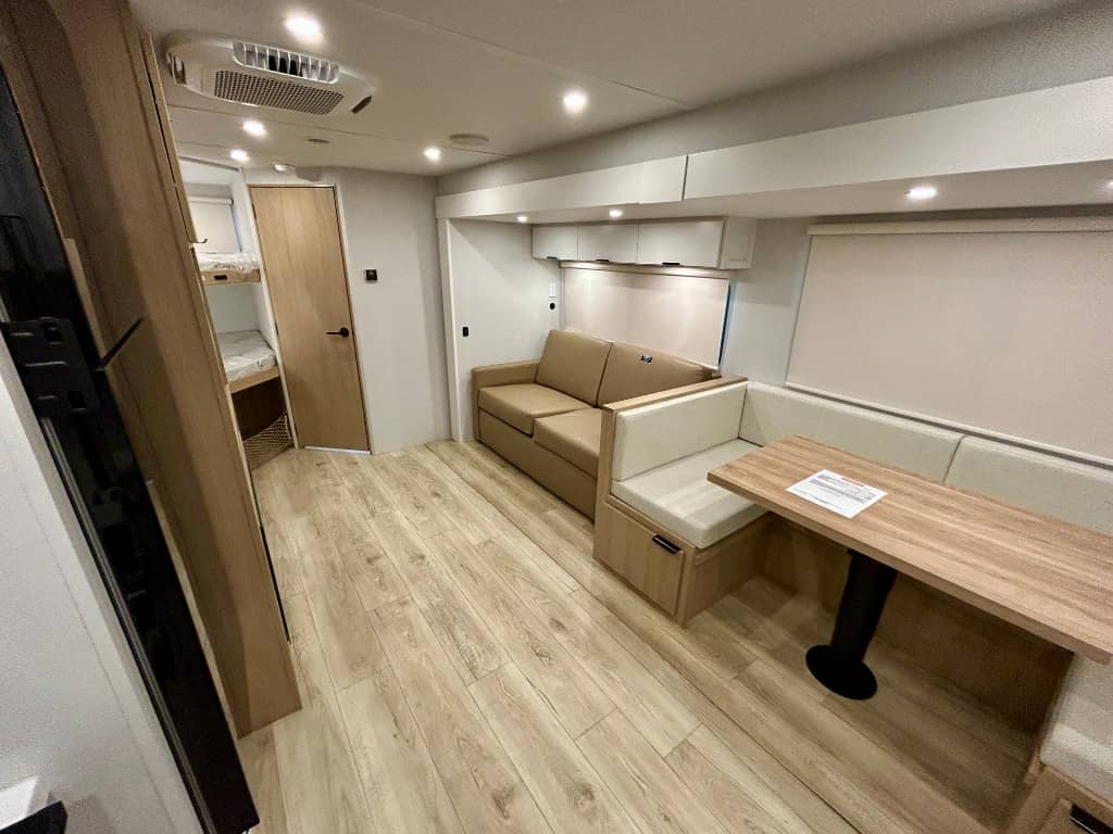 2026 Winnebago 2026 Winnebago Thrive - thumbnail 6