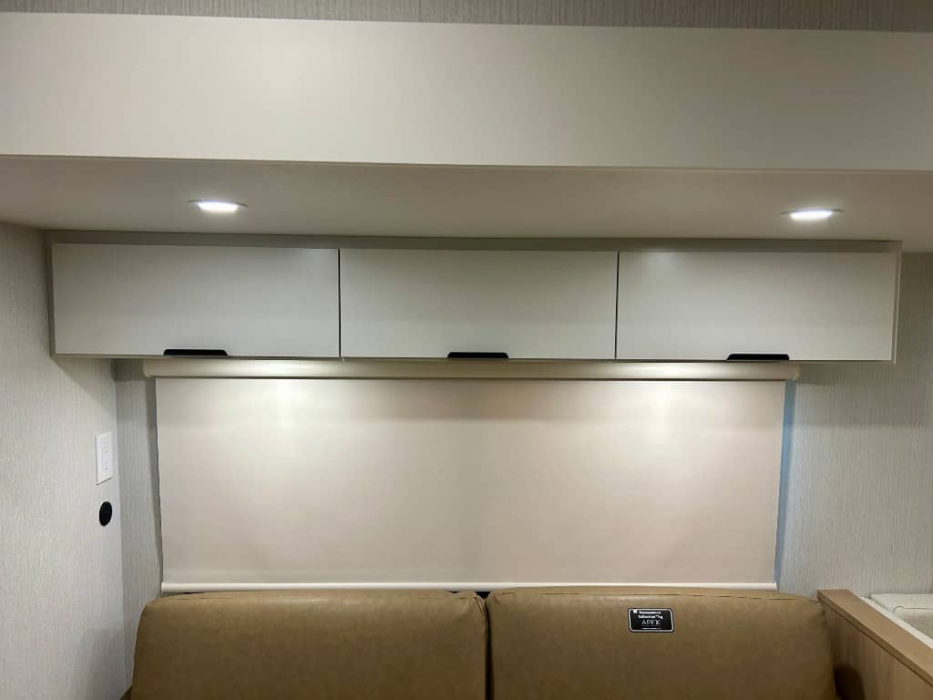 2026 Winnebago 2026 Winnebago Thrive - thumbnail 8