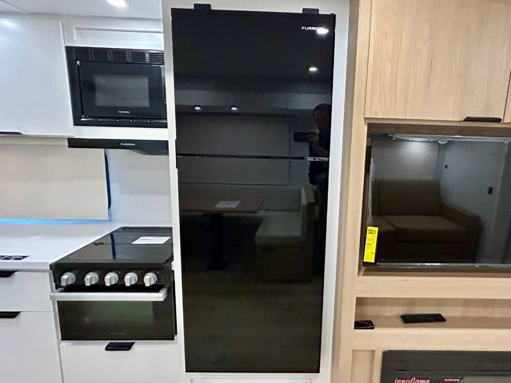 2026 Winnebago 2026 Winnebago Thrive - thumbnail 13