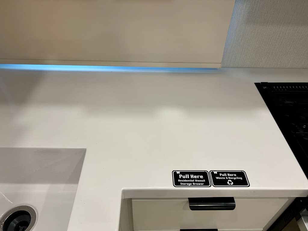 2026 Winnebago 2026 Winnebago Thrive - thumbnail 18