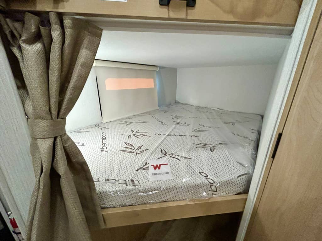 2026 Winnebago 2026 Winnebago Thrive - thumbnail 26