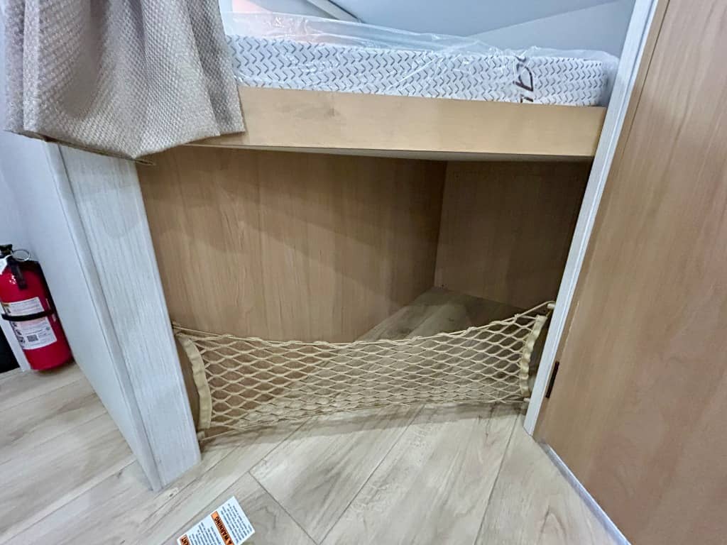 2026 Winnebago 2026 Winnebago Thrive - thumbnail 28