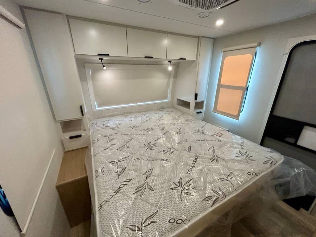 2026 Winnebago 2026 Winnebago Thrive - thumbnail 29