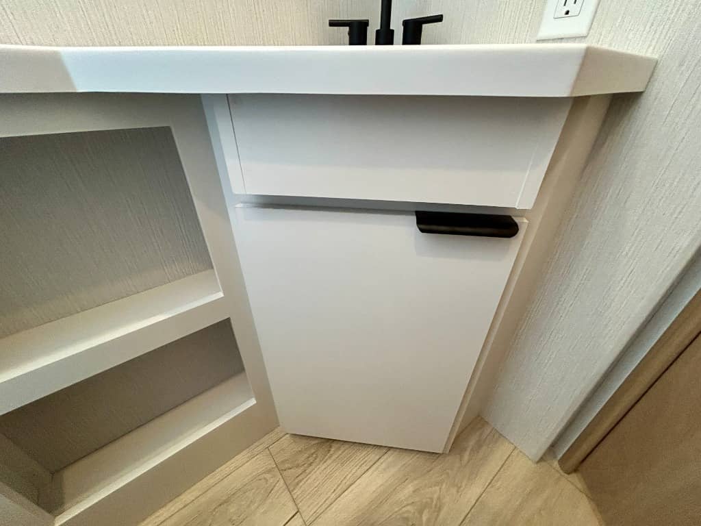 2026 Winnebago 2026 Winnebago Thrive - thumbnail 34