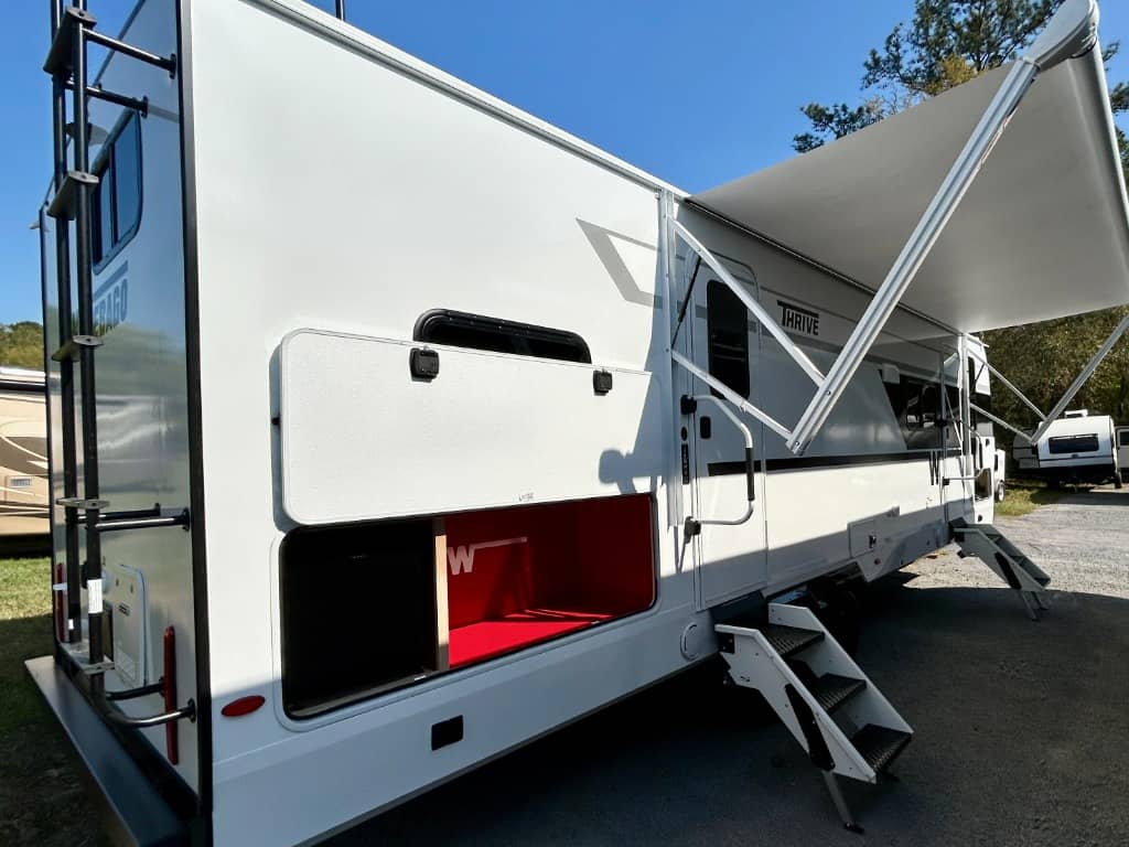 2026 Winnebago 2026 Winnebago Thrive - thumbnail 43