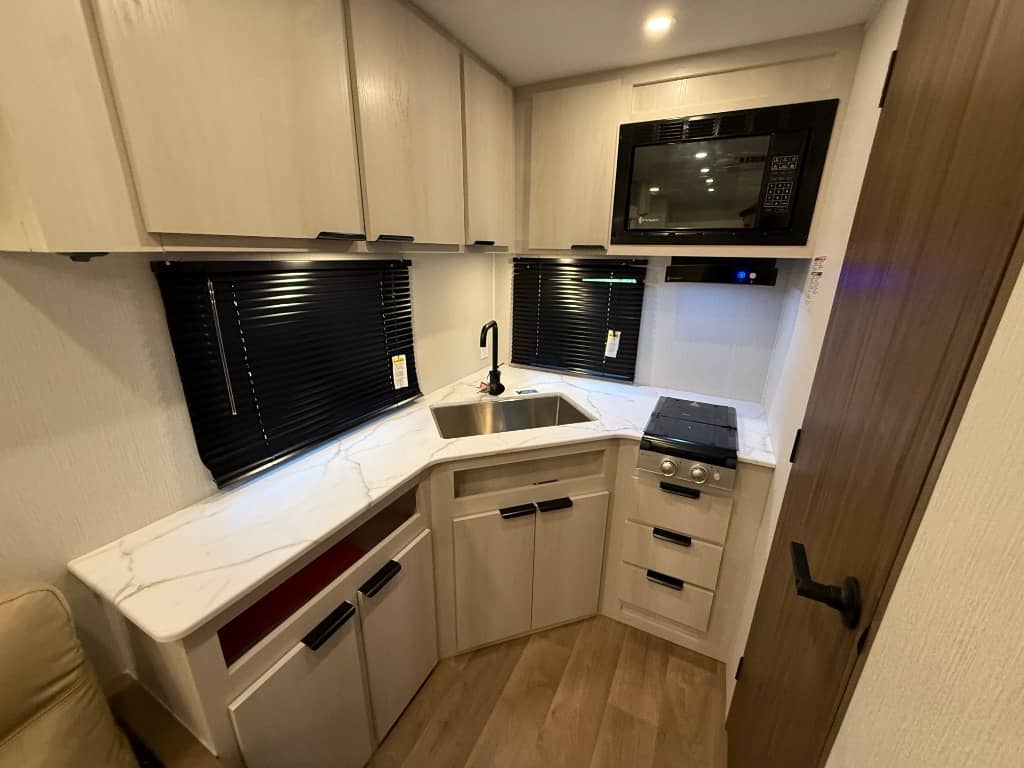 2026 Winnebago 2026 Winnebago Access - thumbnail 11