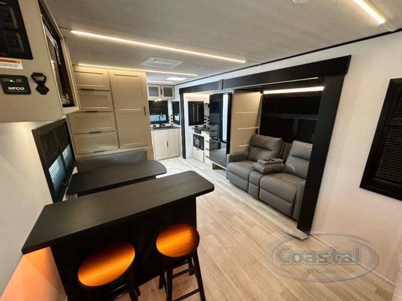 2026 Keystone RV 2026 Keystone RV Walkabout - thumbnail 3