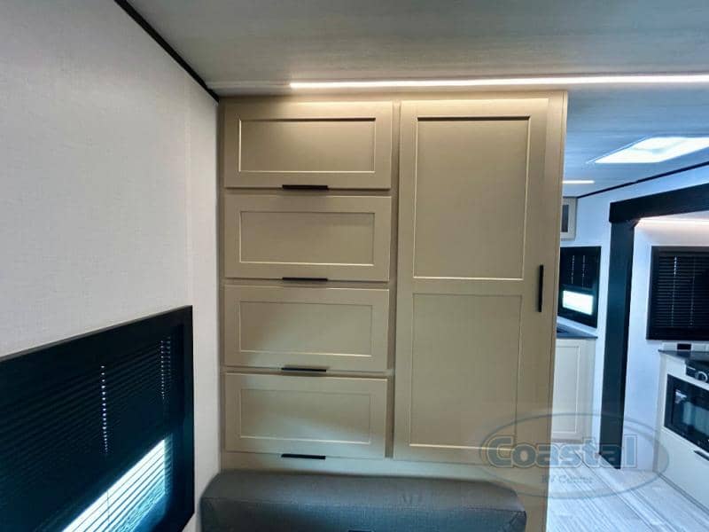 2026 Keystone RV 2026 Keystone RV Walkabout - thumbnail 12