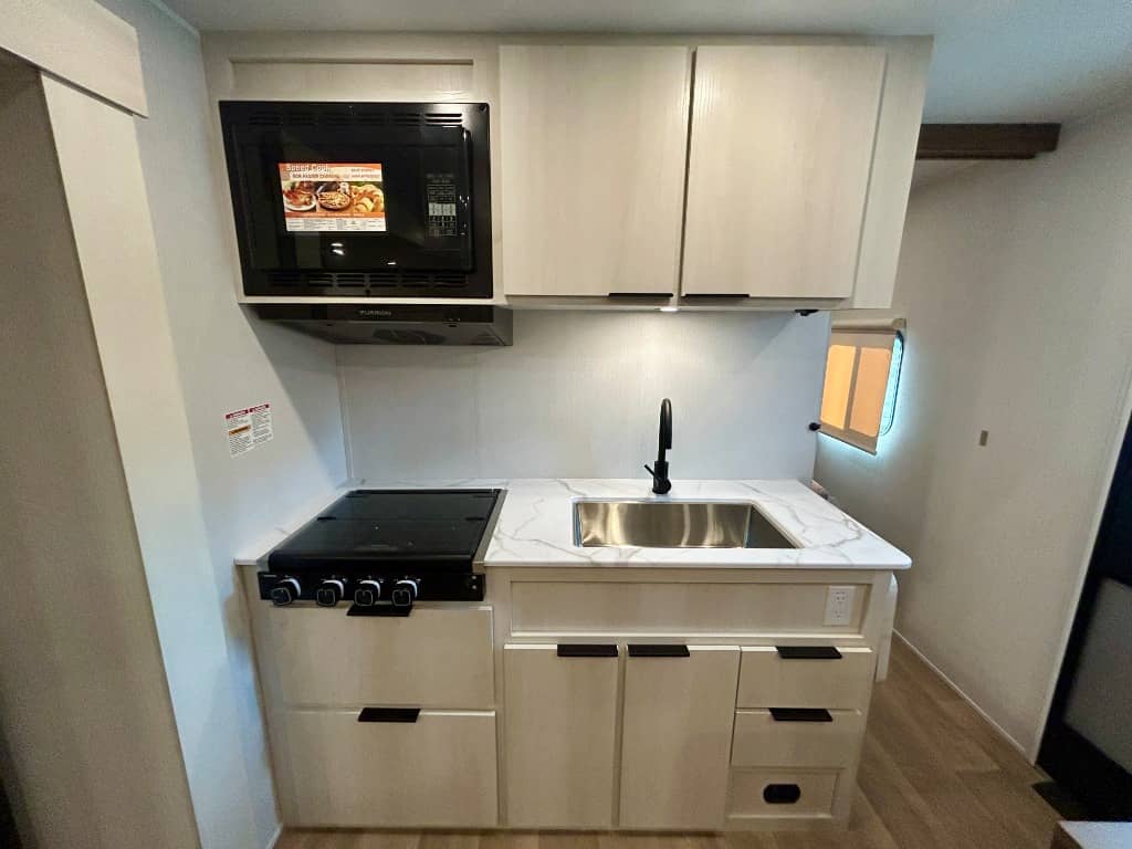 2026 Winnebago 2026 Winnebago Access - thumbnail 11