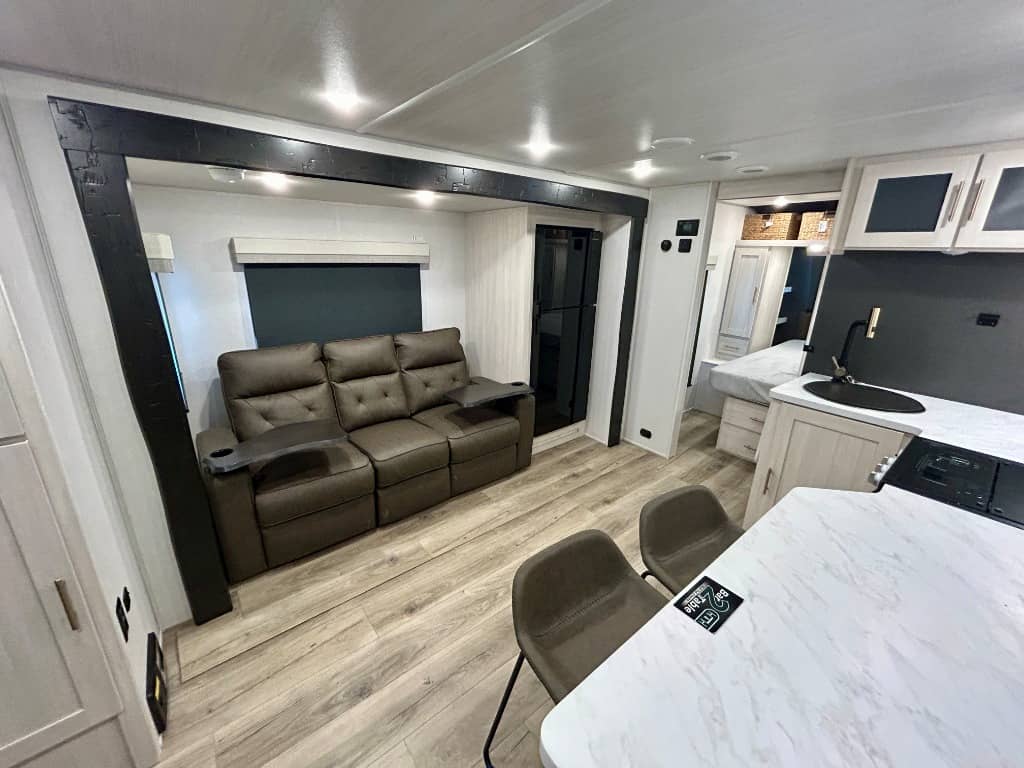 2026 Forest River 2026 Forest River Un-Mapped - thumbnail 3