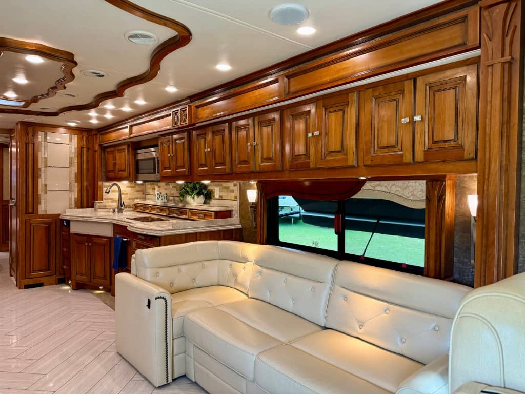 2014 Tiffin 2014 Tiffin Allegro Bus - thumbnail 3