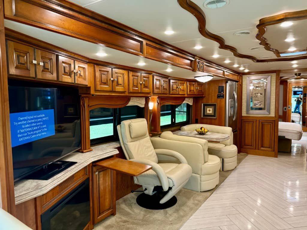 2014 Tiffin 2014 Tiffin Allegro Bus - thumbnail 4