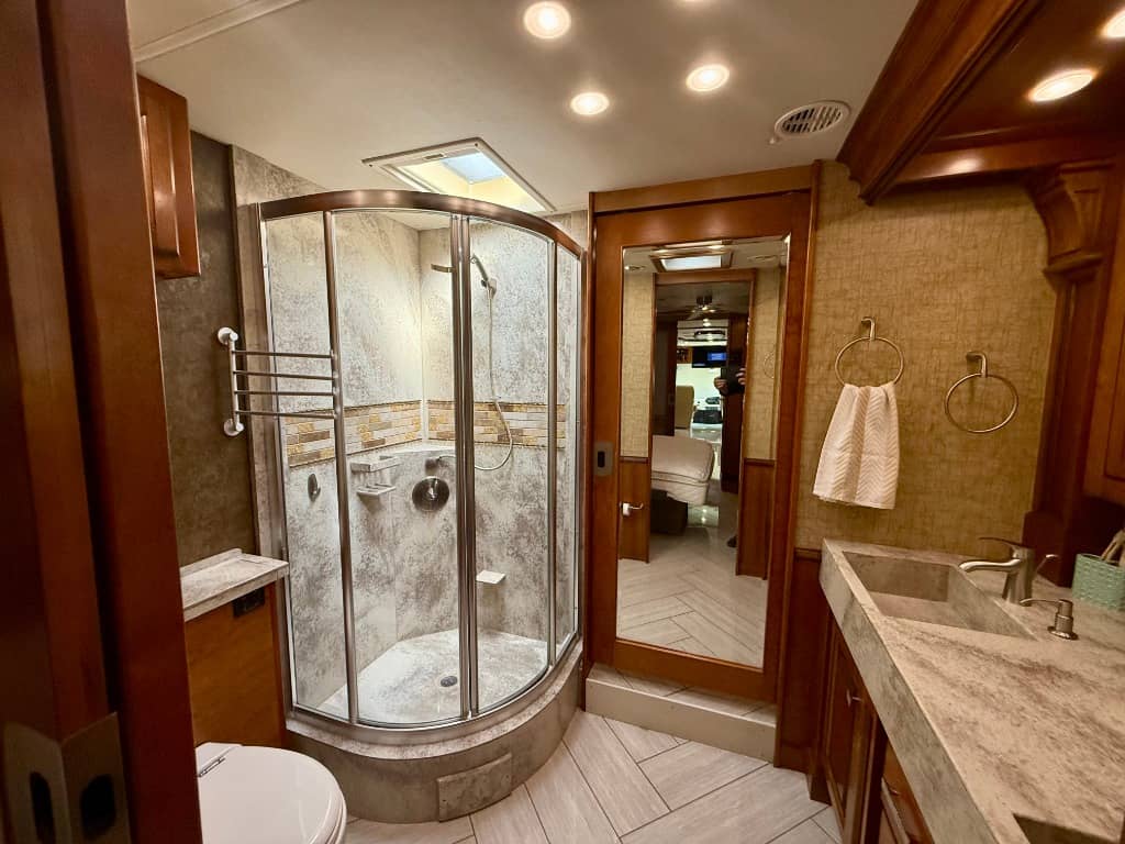 2014 Tiffin 2014 Tiffin Allegro Bus - thumbnail 21