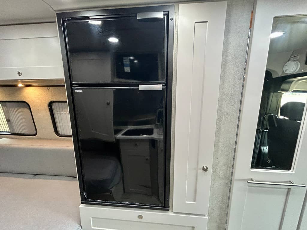 2025 Roadtrek 2025 Roadtrek Play - thumbnail 14