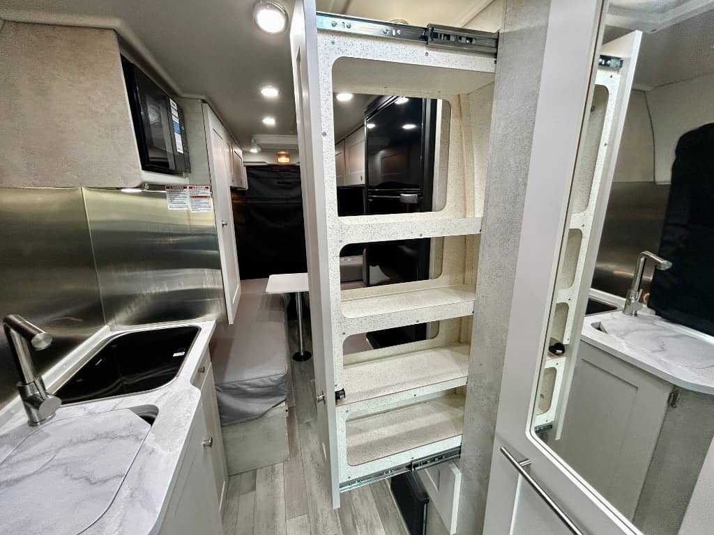 2025 Roadtrek 2025 Roadtrek Play - thumbnail 15