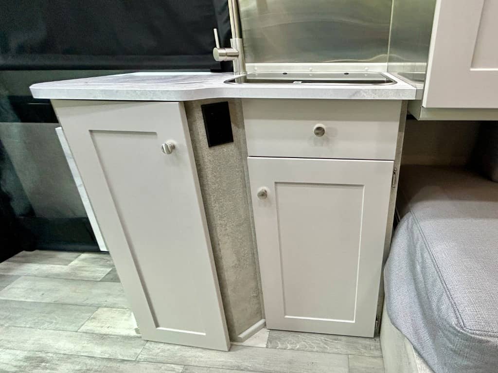 2025 Roadtrek 2025 Roadtrek Play - thumbnail 18