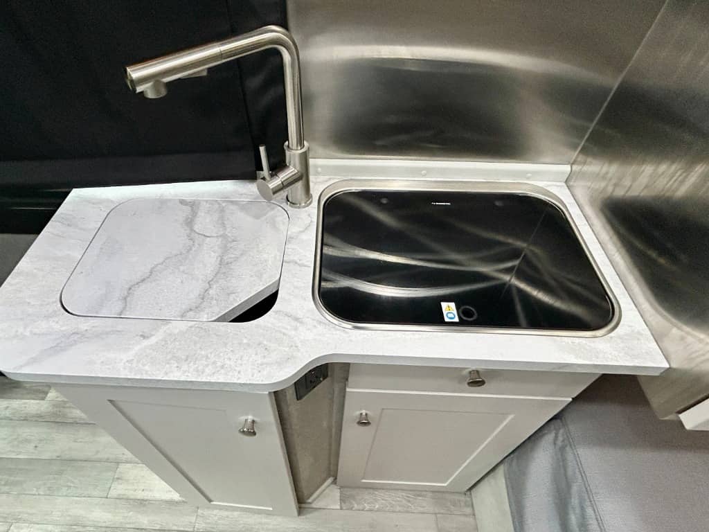 2025 Roadtrek 2025 Roadtrek Play - thumbnail 19