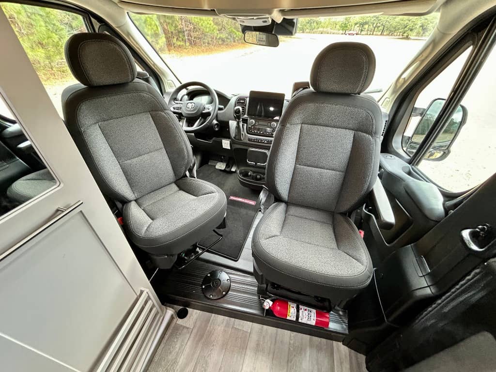 2025 Roadtrek 2025 Roadtrek Play - thumbnail 23