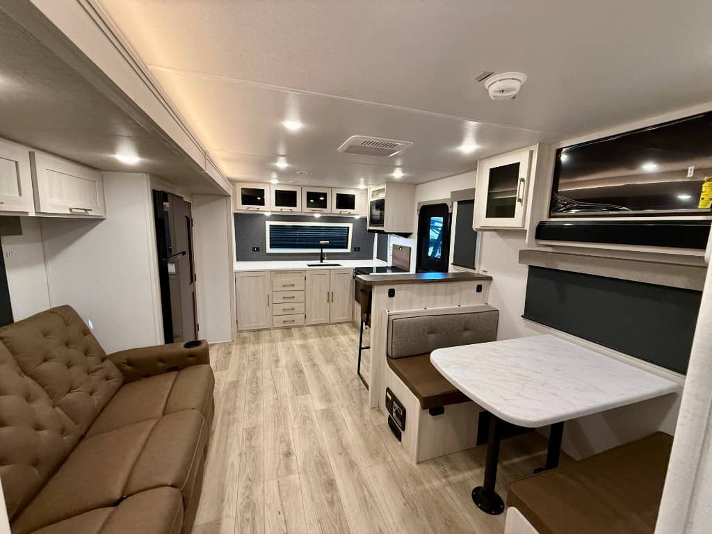 2026 Forest River 2026 Forest River Grand Surveyor - thumbnail 4