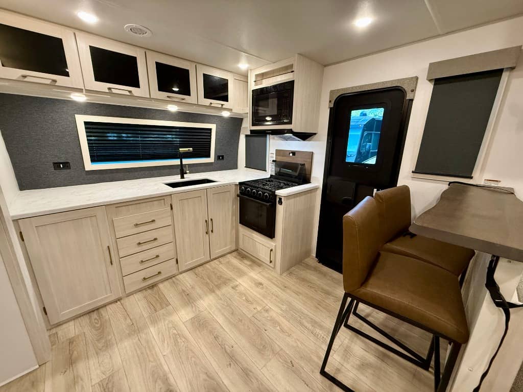 2026 Forest River 2026 Forest River Grand Surveyor - thumbnail 5