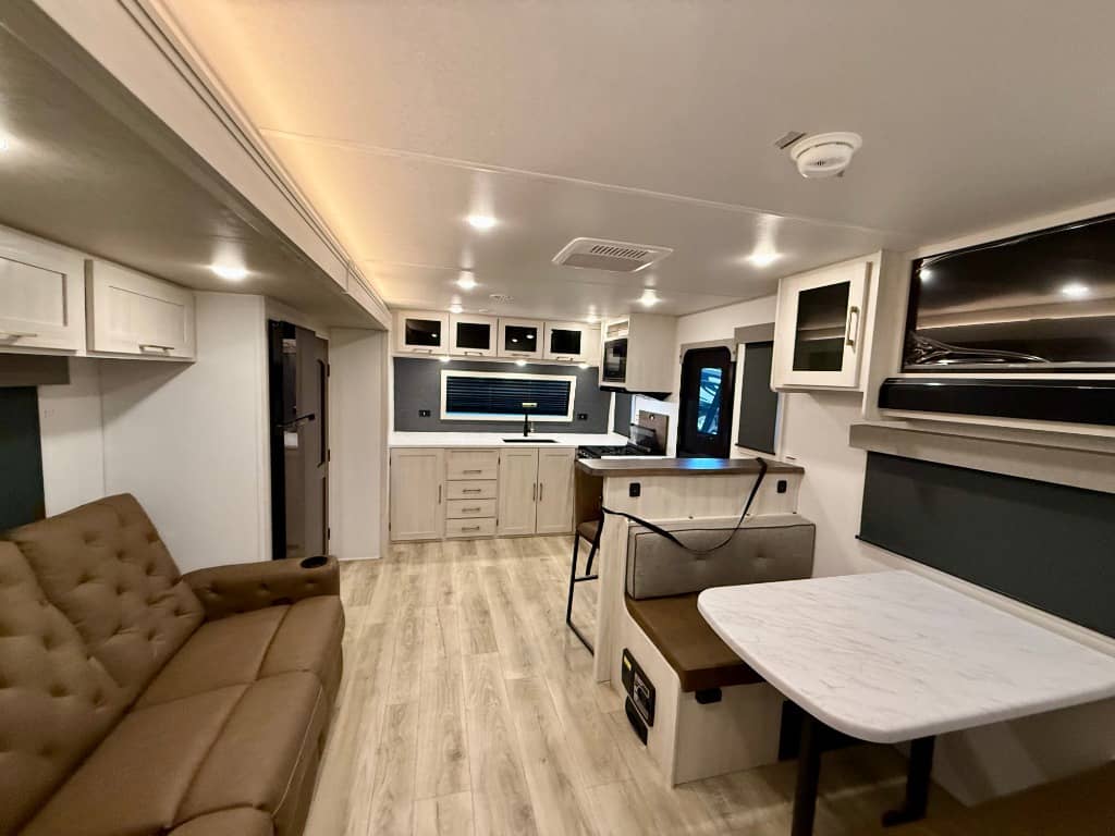 2026 Forest River 2026 Forest River Grand Surveyor - thumbnail 6